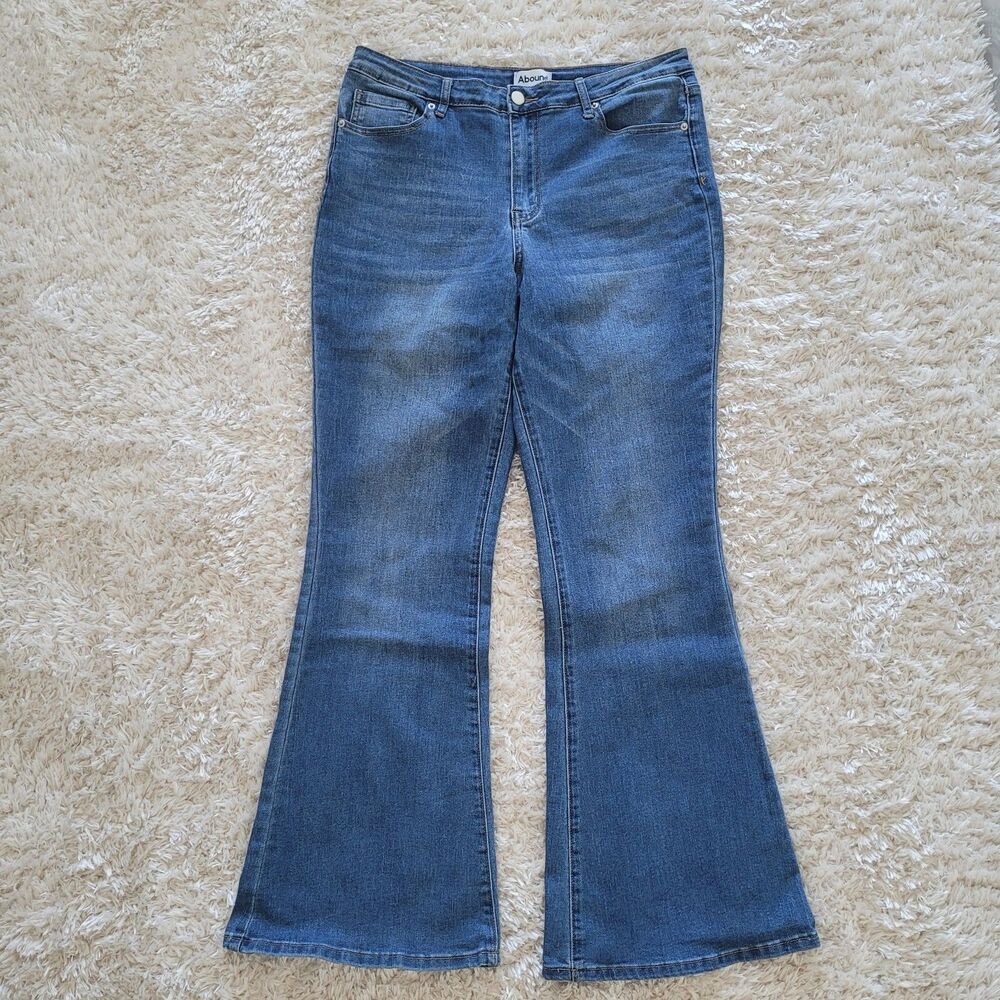Abound Jeans Flared Leg Medium Wash Cotton Blend Stretch Jeans Womens Size 32